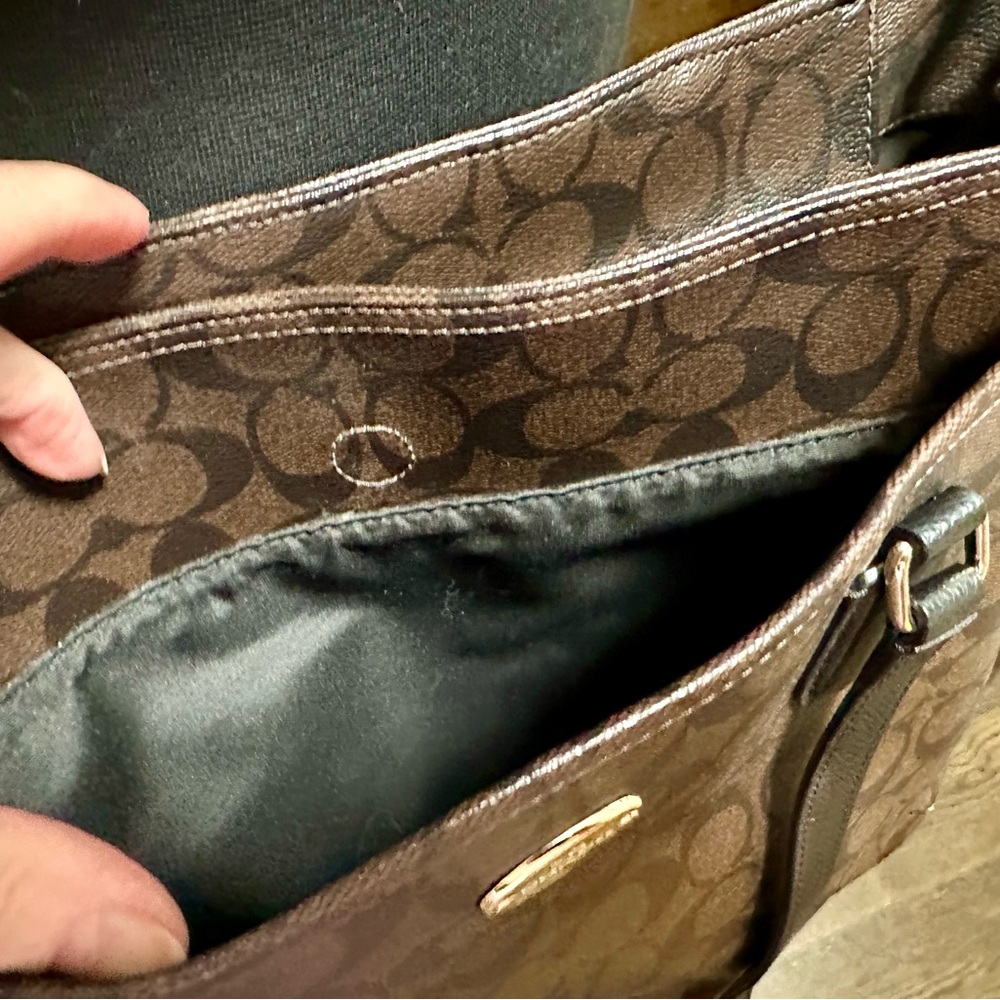 Authentic Coach Large Diaper/Computer Bag - Picture 5 of 9